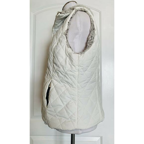 WEATHERPROOF GARMENT CO. White Ivory Puff Quilted Vest Faux Fur Reversible M EUC - Picture 3 of 10